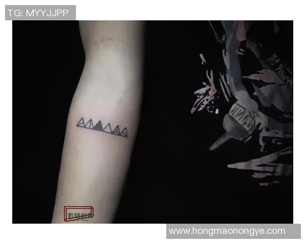 足球球星身上的八个字纹身背后深意揭秘从他们的信念到人生哲学 足球球星身上的八个字纹身背后深意揭秘从他们的信念到人生哲学