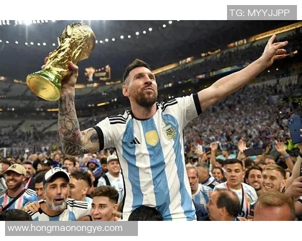 全球足球历史十大神级球员排名与传奇成就盘点 全球足球历史十大神级球员排名与传奇成就盘点